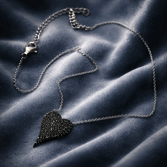 Elegant 925 Sterling Black Heart Pendant Necklace - Picture 14 of 14
